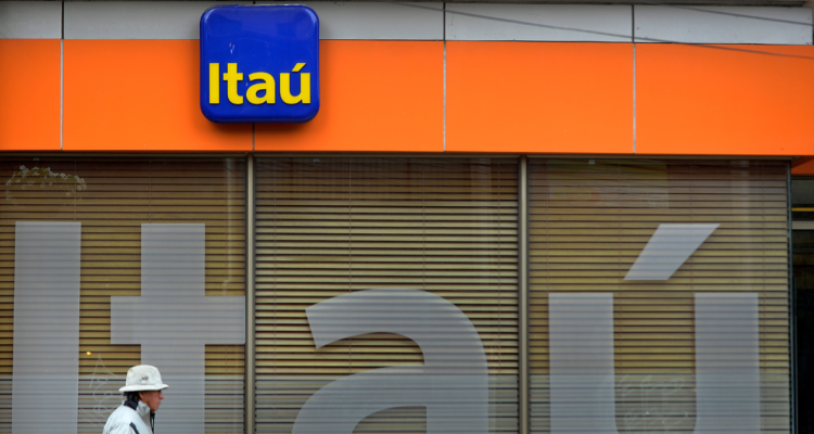 Dinero dado a Bomberos: Itaú debe devolver herencia de $107 millones que matrimonio dejó a sus hijos