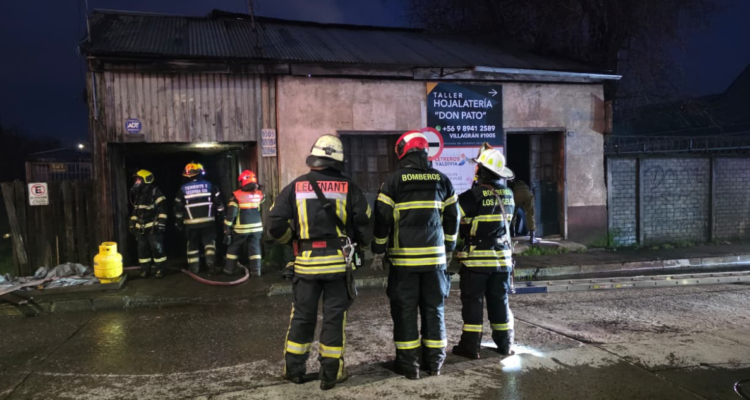https://media.biobiochile.cl/wp-content/uploads/2026/07/bomberos-3-750x400.png