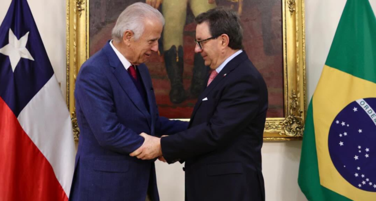 Ministros de Defensa de Chile y Brasil.