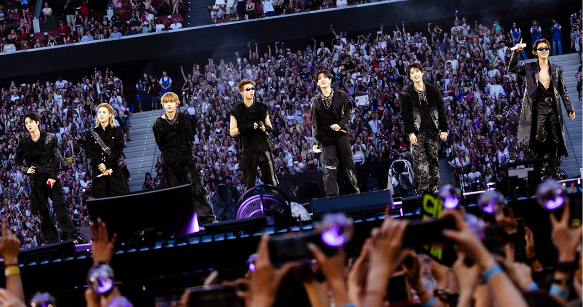 BTS en concierto en Madrid en referencia a autorización de conciertos en Chile