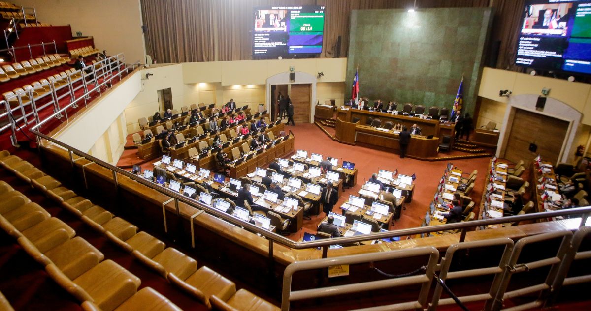 Republicanos anuncian mesa oficialista para impulsar proyecto que reduce cantidad de diputados