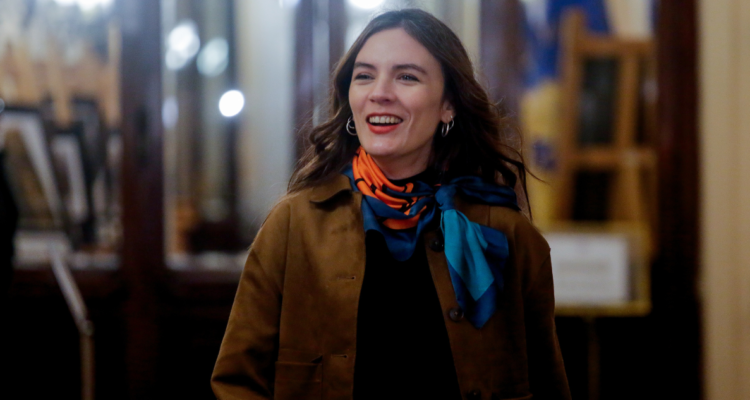 Camila Vallejo reaparece con diagnóstico demoledor del Gobierno de Kast: agenda “ultra” y retrocesos