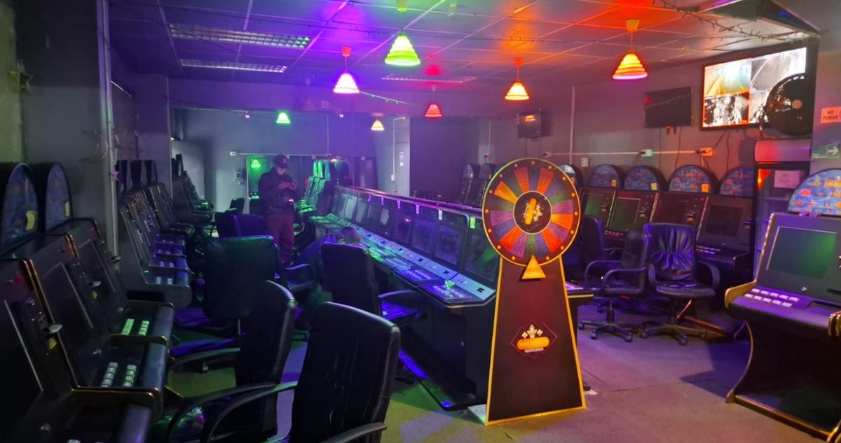 Cerca de 130 máquinas decomisadas tras nueva clausura de dos casinos ilegales en centro de Concepción