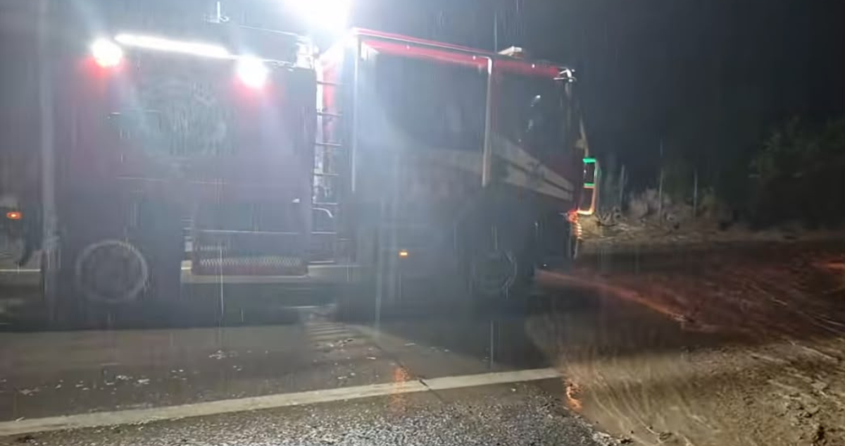 Hombre muere tras ser arrastrado por estero en Santa María luego de intentar cruzar puente en moto