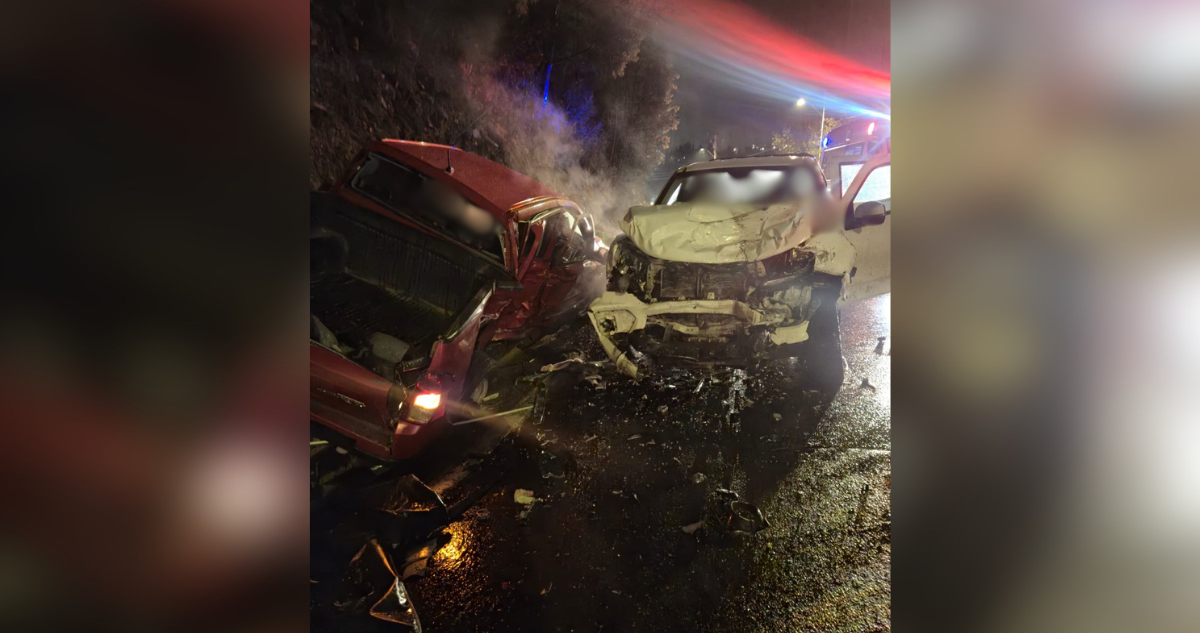 Reportan 4 lesionados tras colisión a alta velocidad entre dos autos en Viña del Mar