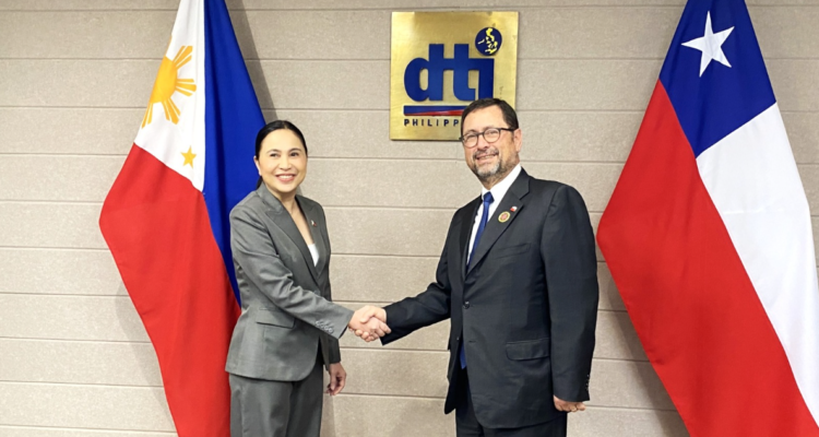 Gobierno anuncia acuerdo comercial con Filipinas y explica interés en lazo con ese país