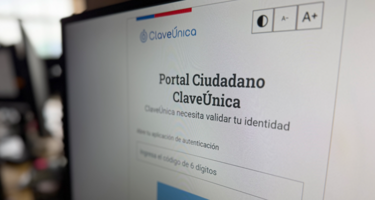 Entra en vigencia nueva protección para ClaveÚnica: así funciona el paso adicional para iniciar sesión