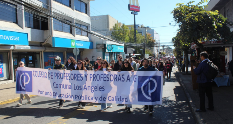 Colegio de Profesores de Los Ángeles arremete contra los Slep y aplicación de "Aula Segura"