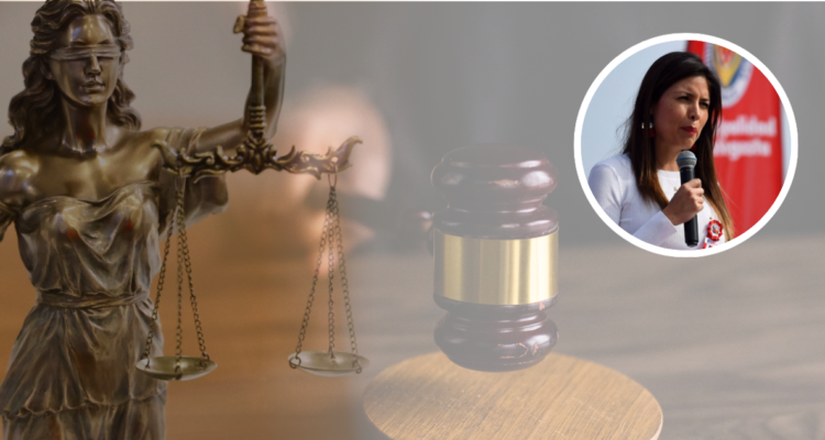 Imagen de contexto de la justicia representada como una mujer con una balanza y los ojos vendados. Foto de fondo de un martillo de juez. Y foto de Karen Rojo.