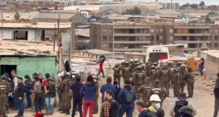 Con gran despliegue policial inicia desalojo de Cerro Chuño en Arica foco de crimen organizado