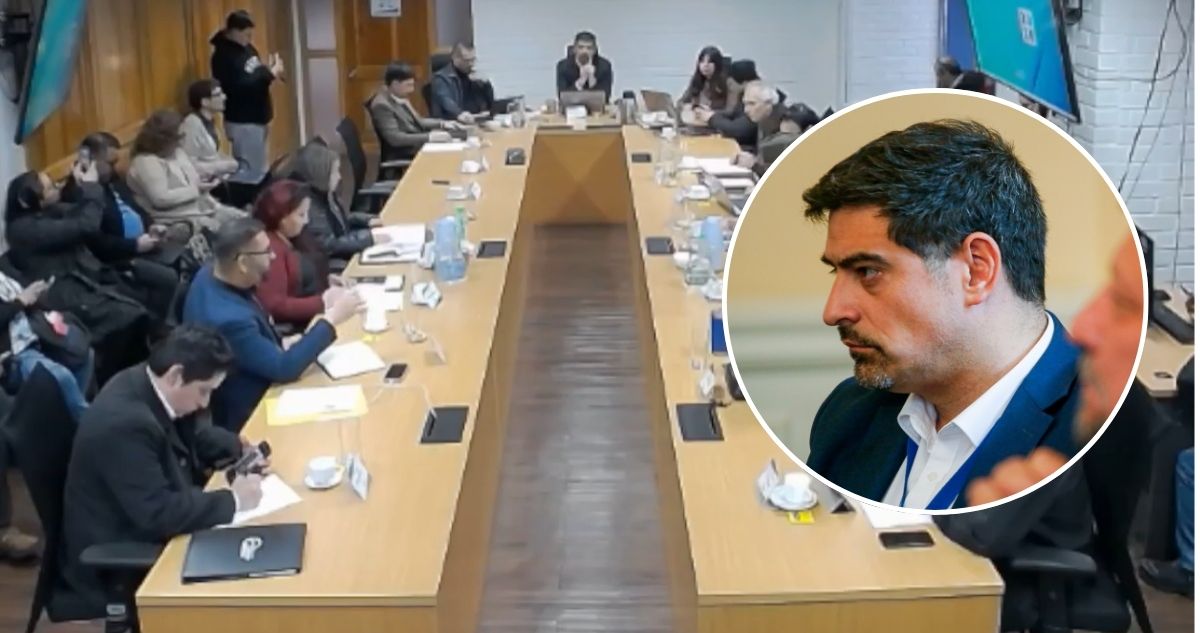 Concejo Municipal de Cerro Navia suspende posible salida de la ACHM: primero oficiará a Contraloría