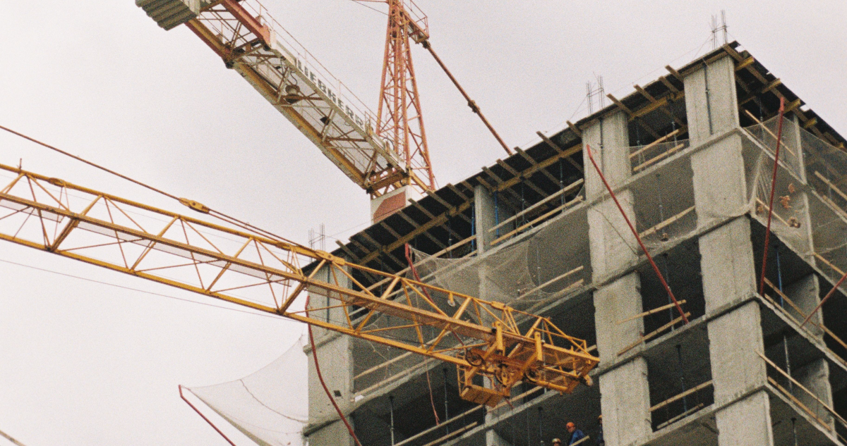 En Europa acusan a tres empresas de coludirse en precios de productos asociados a la construcción