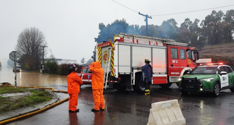 Ordenan evacuar sectores cercanos al Estero El Garretón por desborde en Nogales
