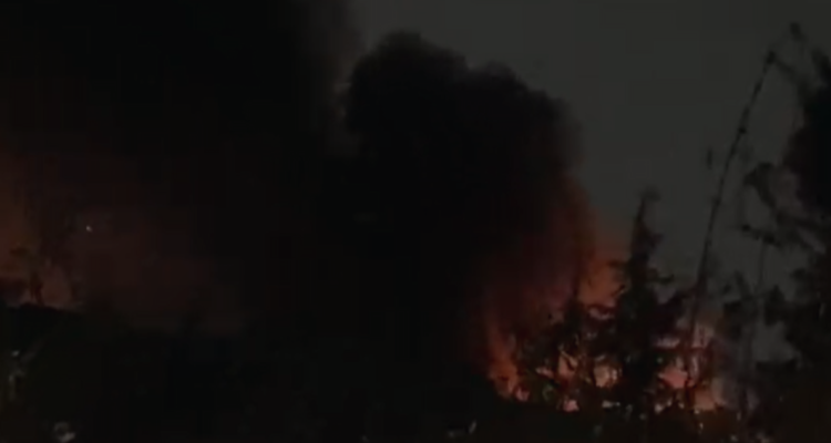 Declaran segunda alarma por incendio que afecta a la Comunidad Ecológica de Peñalolén