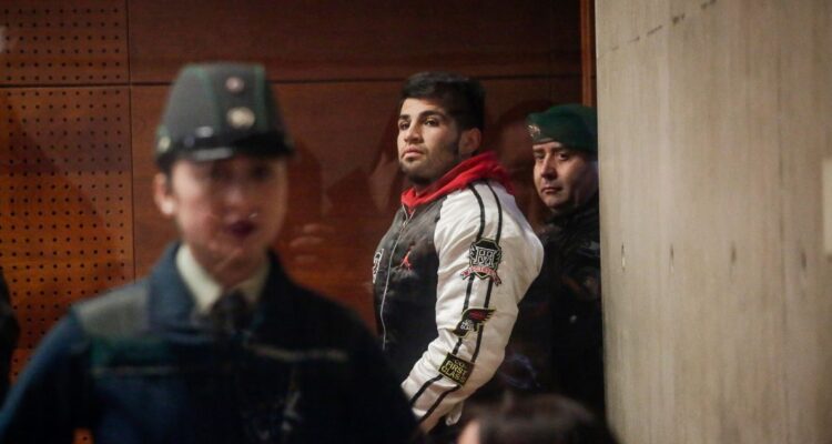 Decretan prisión preventiva para “El Panda”, delincuente que baleó a dos carabineros en Lo Espejo