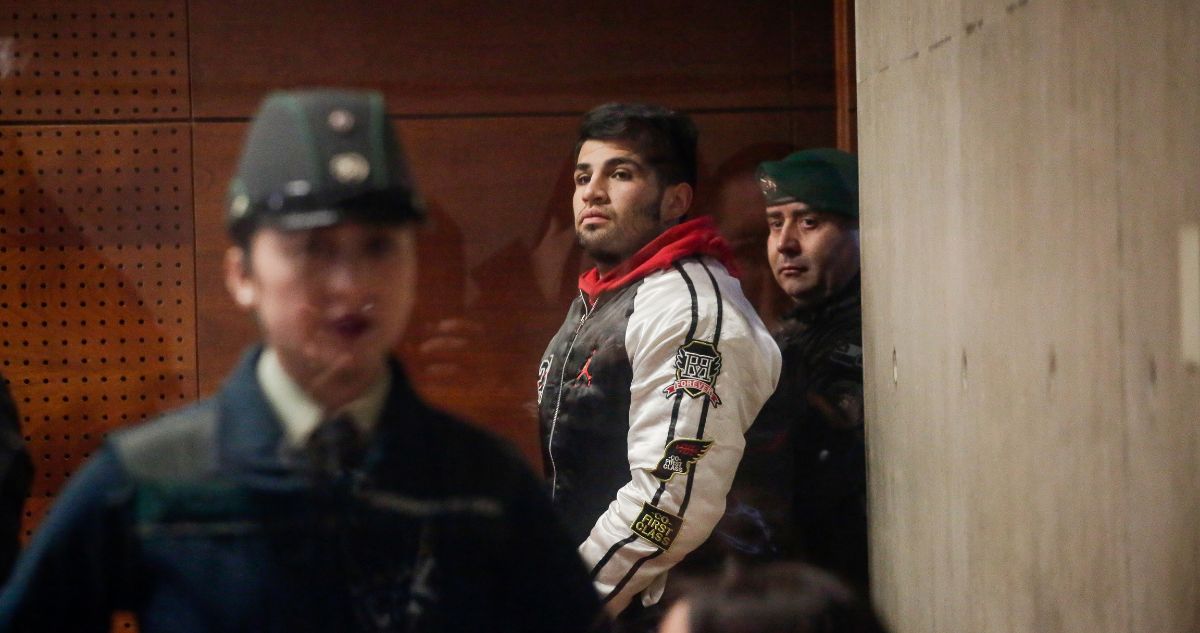Decretan prisión preventiva para “El Panda”, delincuente que baleó a dos carabineros en Lo Espejo