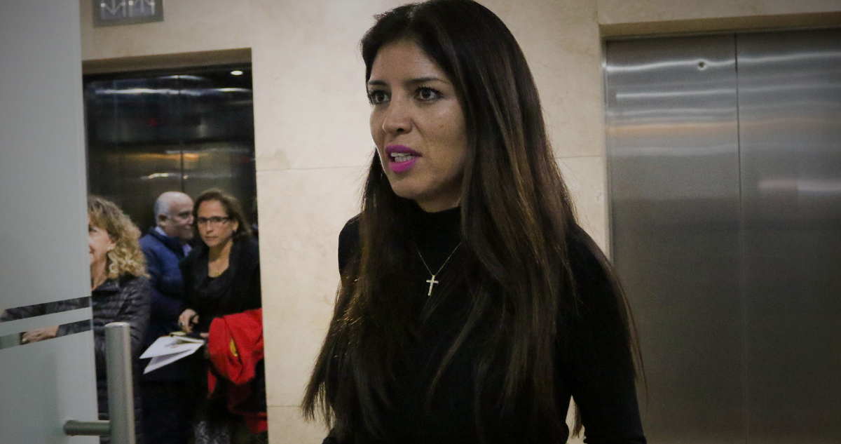 Defensa de Karen Rojo oficia a PDI e Interpol y exige traslado directo al penal de San Joaquín