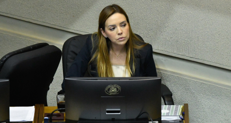 Denuncia acusa filtraciones en causa contra Flores (RN): apuntan a fiscales Castiglione y Perivancich