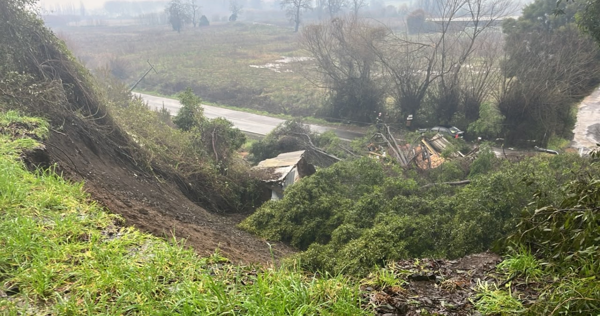 Vivienda destruida tras derrumbe en Osorno