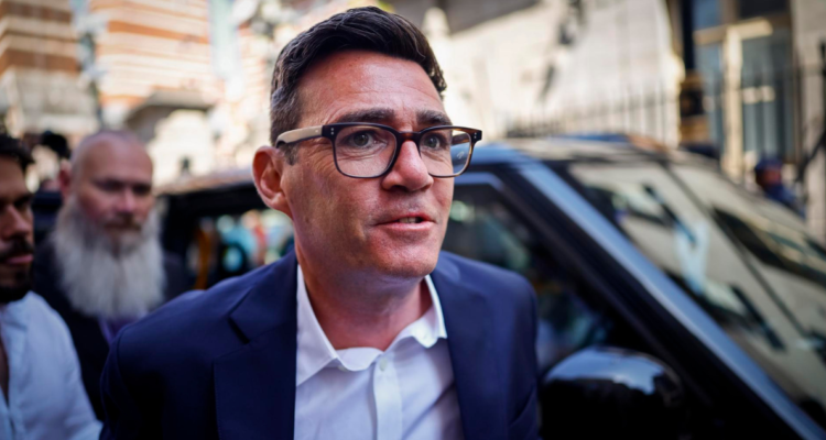 Andy Burnham asegura liderazgo laborista y queda a un paso de ser primer ministro británico