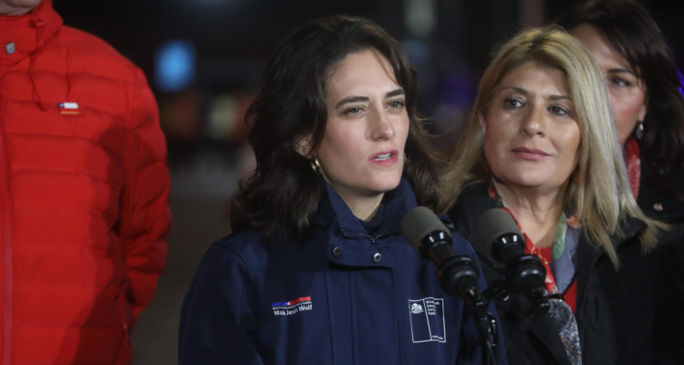 Gobierno activa Código Azul en 7 regiones por sistema frontal y refuerza red con nuevos albergues
