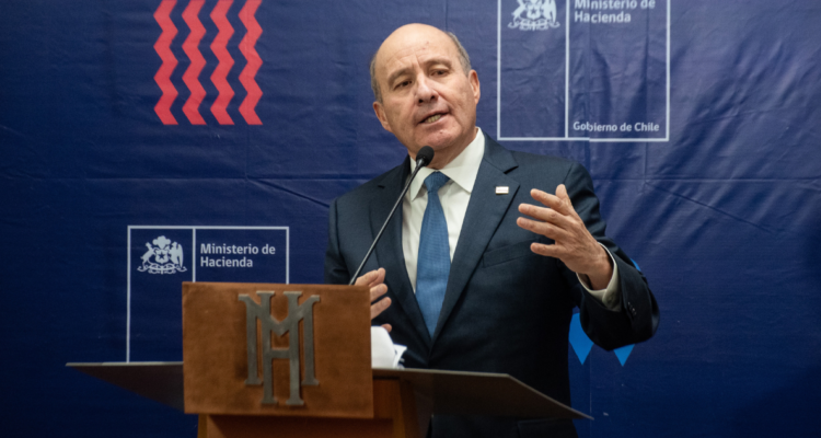 Gobierno prepara batería de medidas para impulsar empleo e inversión ante deterioro económico