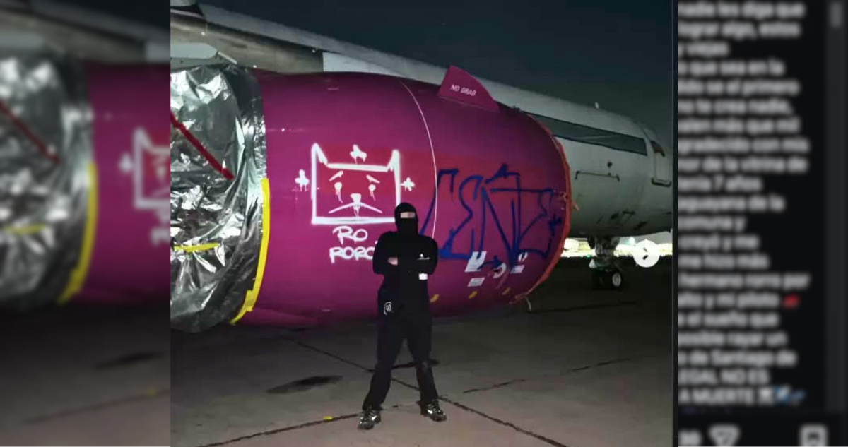 Detienen a dos grafiteros que vulneraron seguridad del Aeropuerto de Santiago y vandalizaron avión