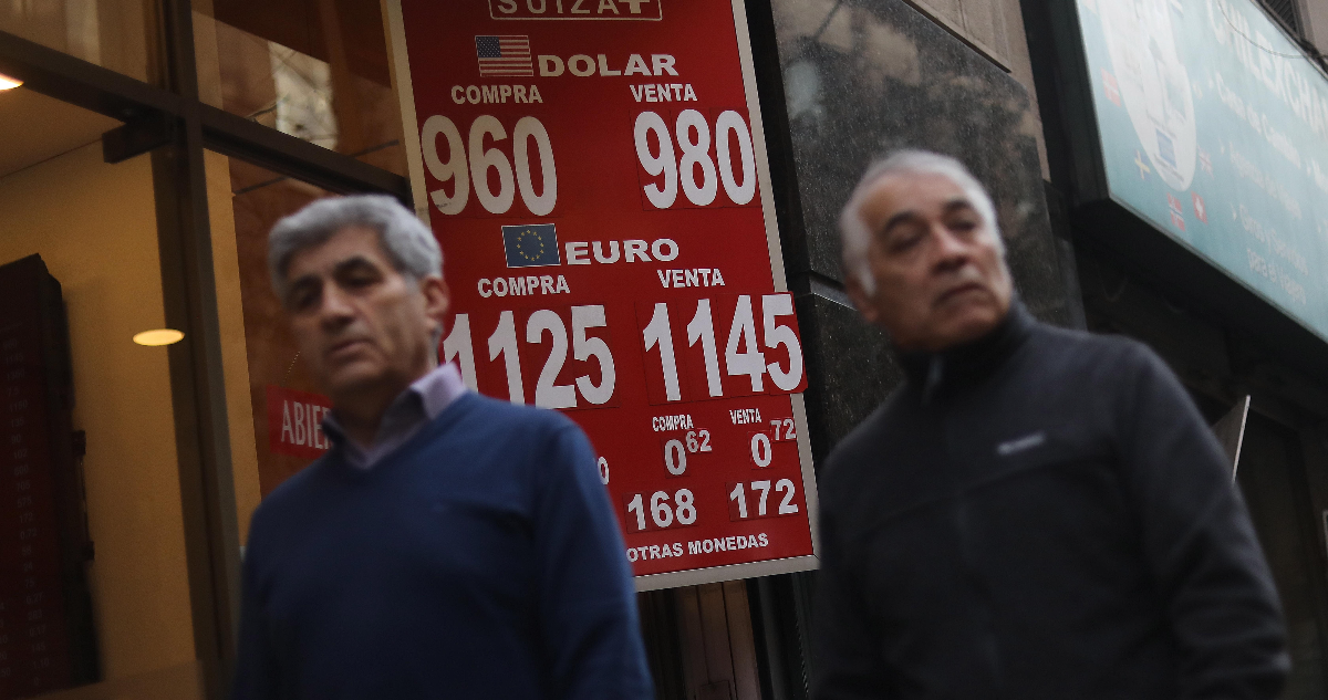 Dólar se dispara en su apertura y amenaza con tocar máximos en lo que va del año