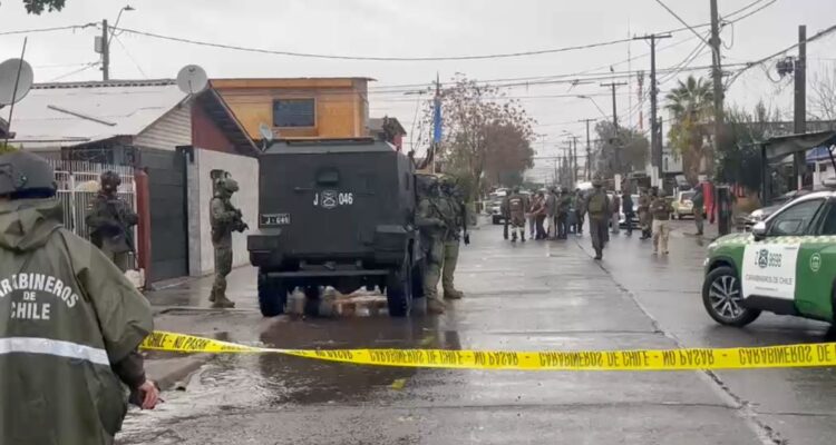 Dos carabineros baleados deja tiroteo durante fiscalización en Lo Espejo