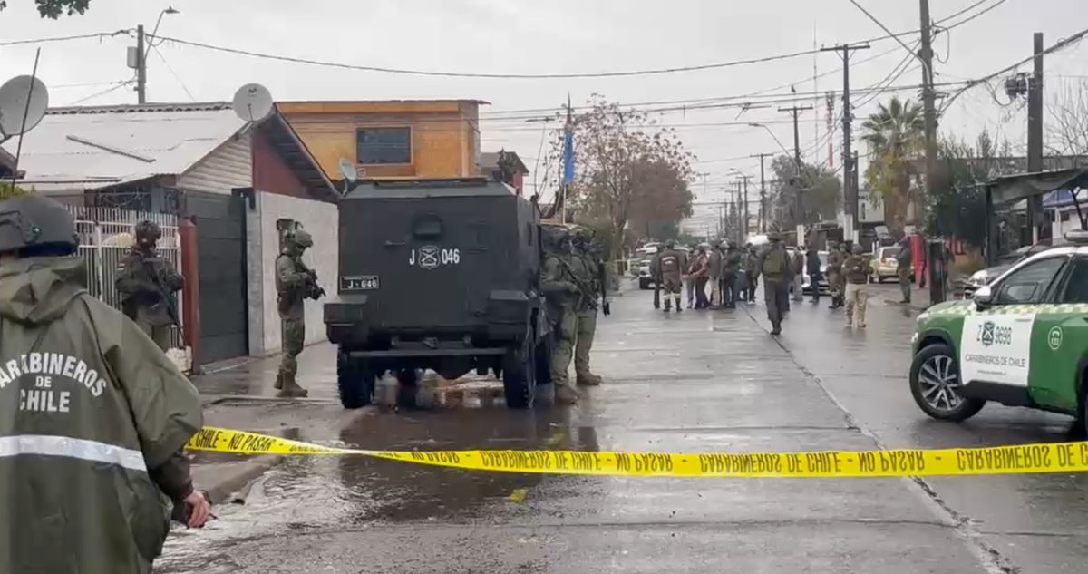 Dos carabineros baleados deja tiroteo durante fiscalización en Lo Espejo