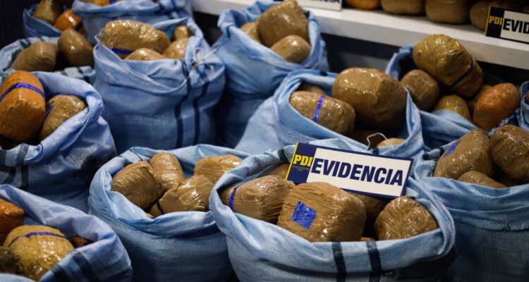 Cae banda que trasladaba droga avaluada en más de $3.800 millones desde el norte a Santiago
