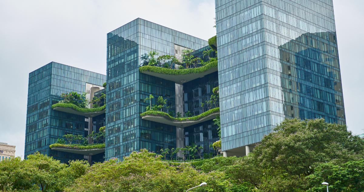 ¿Qué son los edificios verdes? Académico explica desafíos ante impacto ambiental de las construcciones