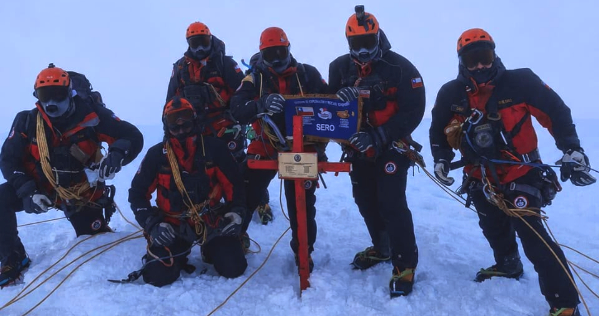 Ejército de Chile escribe capítulo histórico con primer ascenso al Monte Ripamonti en la Antártica