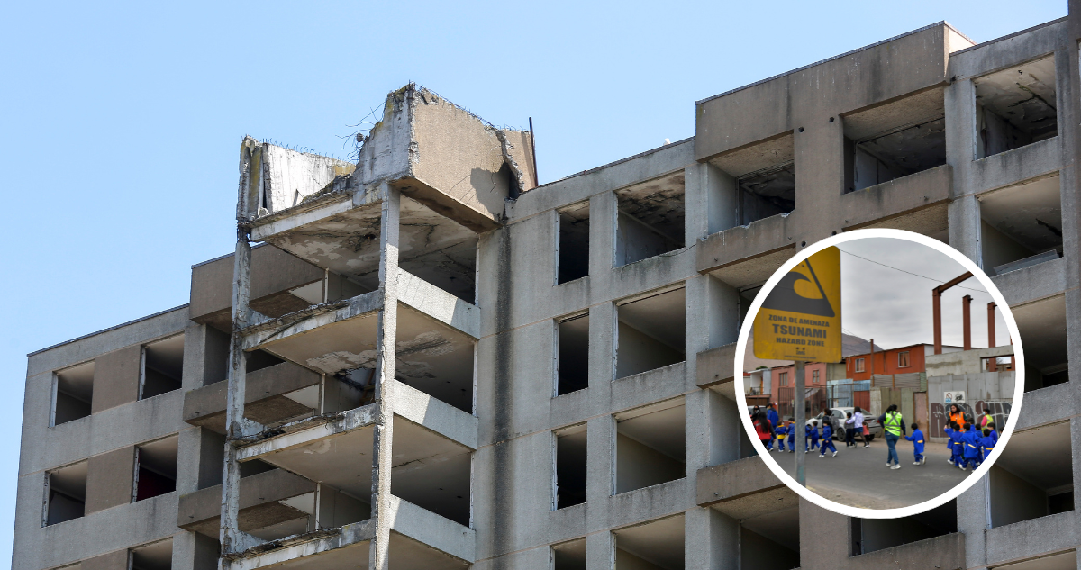 Foto de archivo de edificio dañado tras terremoto. Y foto de simulacro de terremoto y tsunami.