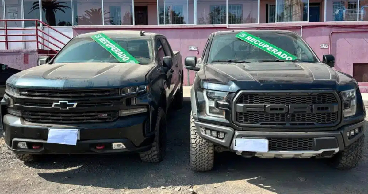 Carabineros halla camionetas robadas escondidas en pique minero