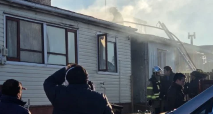 Encuentran a persona muerta al interior de vivienda destruida por incendio en Punta Arenas