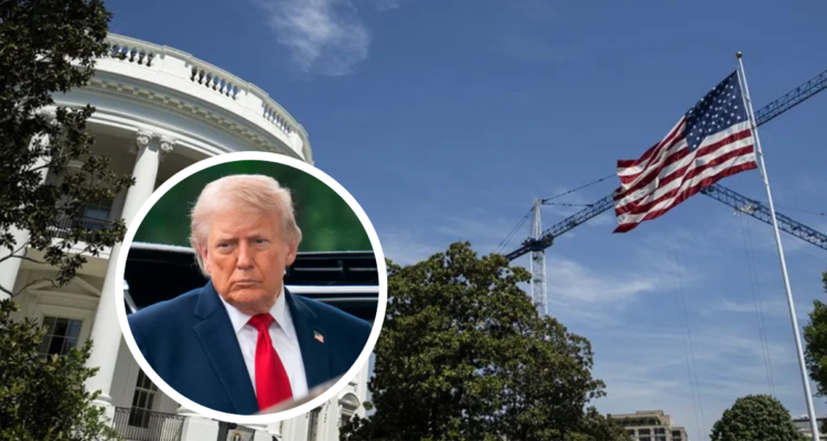 La Casa Blanca, bandera de Estados Unidos y foto de Donald Trump.
