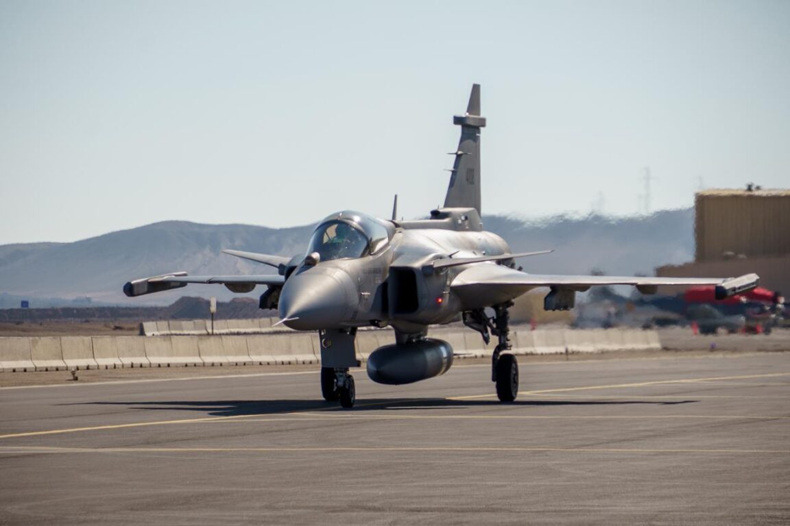 avión militar