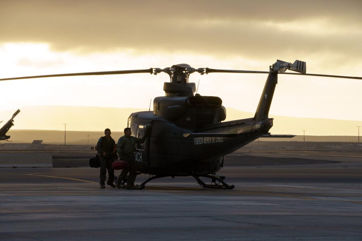 helicóptero militar