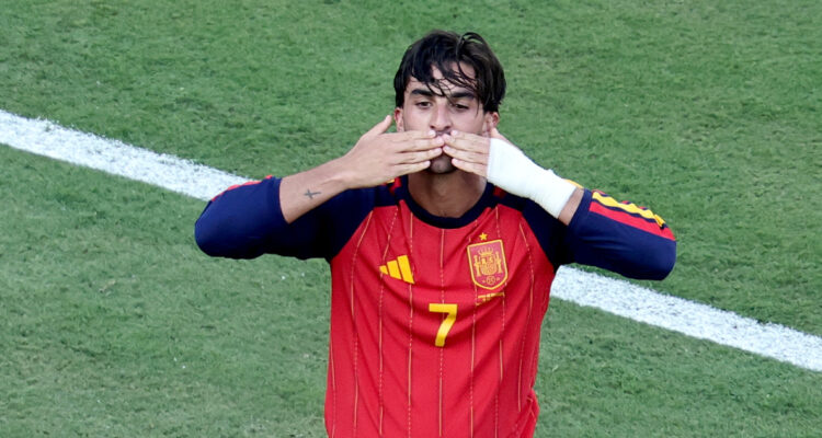 https://media.biobiochile.cl/wp-content/uploads/2026/07/ferran-torres-750x400.jpg