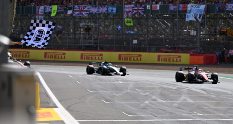 https://media.biobiochile.cl/wp-content/uploads/2026/07/formula-1-en-gp-de-silverstone-foto-de-contexto-750x400.jpg