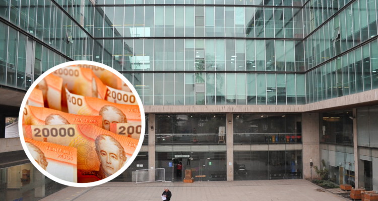 Foto de contexto de Municipalidad de Recoleta. Y foto de billetes.
