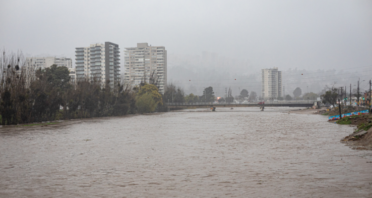 **SENAPRED activa mensajería SAE y llama a evitar la ribera del estero Marga Marga por riesgo de crecida**
