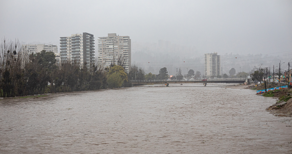 **SENAPRED activa mensajería SAE y llama a evitar la ribera del estero Marga Marga por riesgo de crecida**
