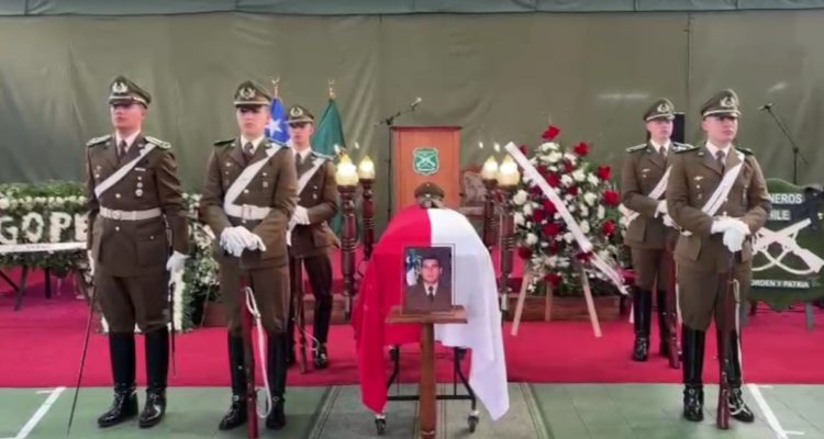 Guardia de honor marca despedida de carabinero asesinado en Valdivia: Presidente asistirá a responso