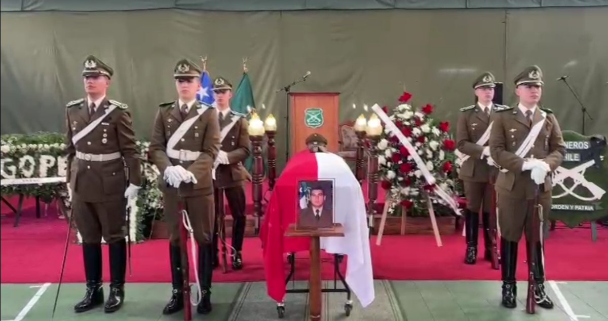 Guardia de honor marca despedida de carabinero asesinado en Valdivia: Presidente asistirá a responso