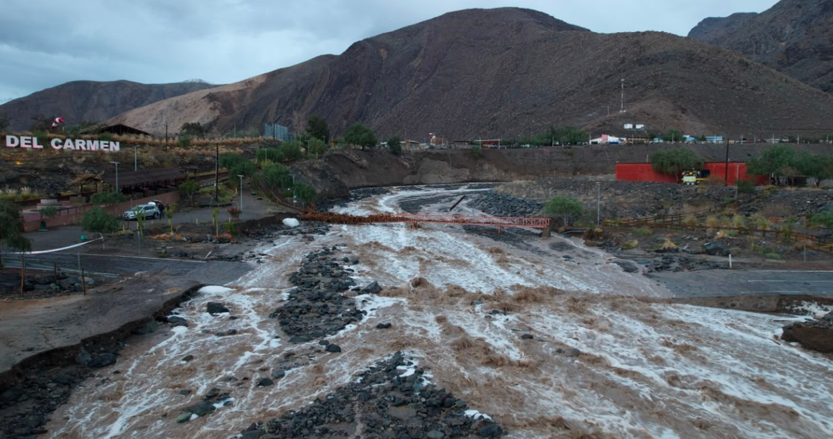 Intensa búsqueda de mujer desaparecida tras avalancha de nieve en Alto del Carmen por sistema frontal