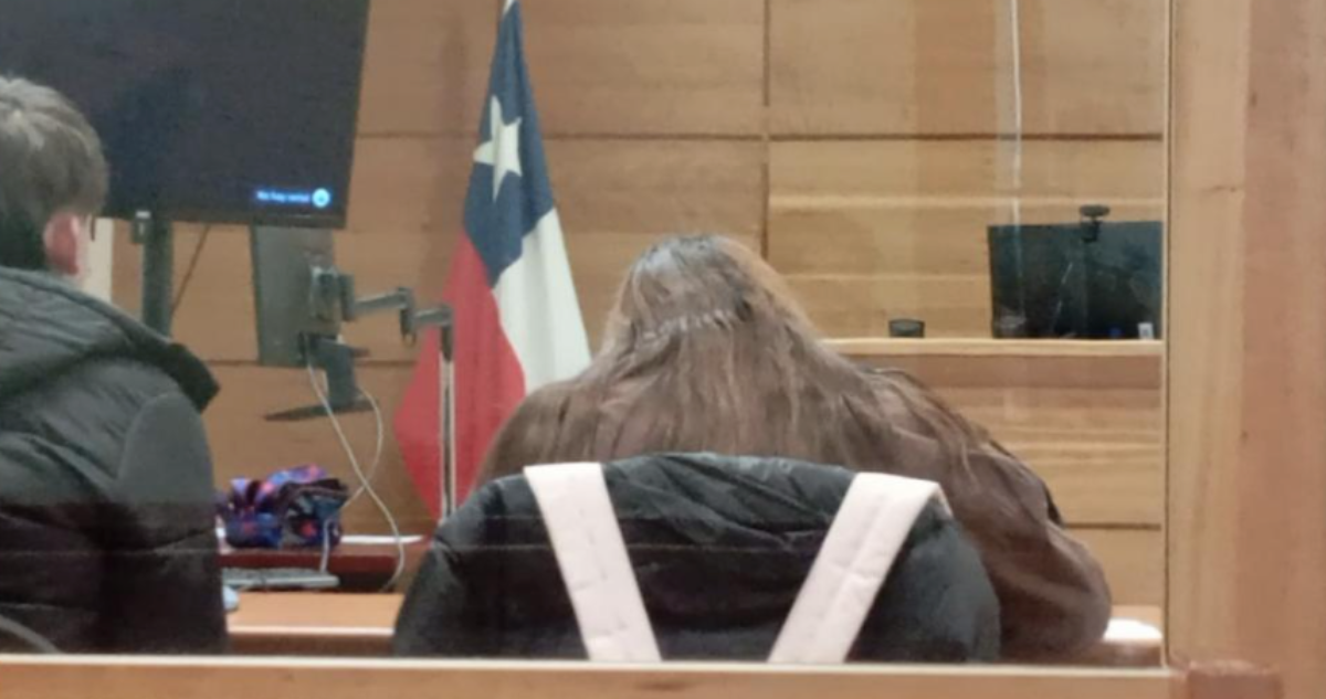 Detienen a joven de 16 años que habría intentado asesinar a su pareja en Punta Arenas: fue formalizado
