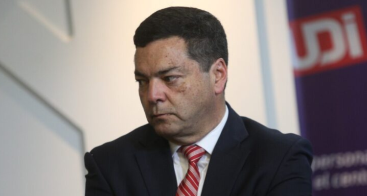 Acusan que exdiputado UDI Juan Manuel Fuenzalida pedía “cuota” de sueldo: “Siempre fue en efectivo”