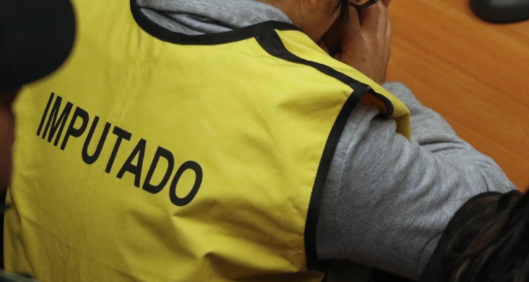 Río Bueno: prisión preventiva para hombre que golpeó brutalmente a su pareja en sede comunitaria